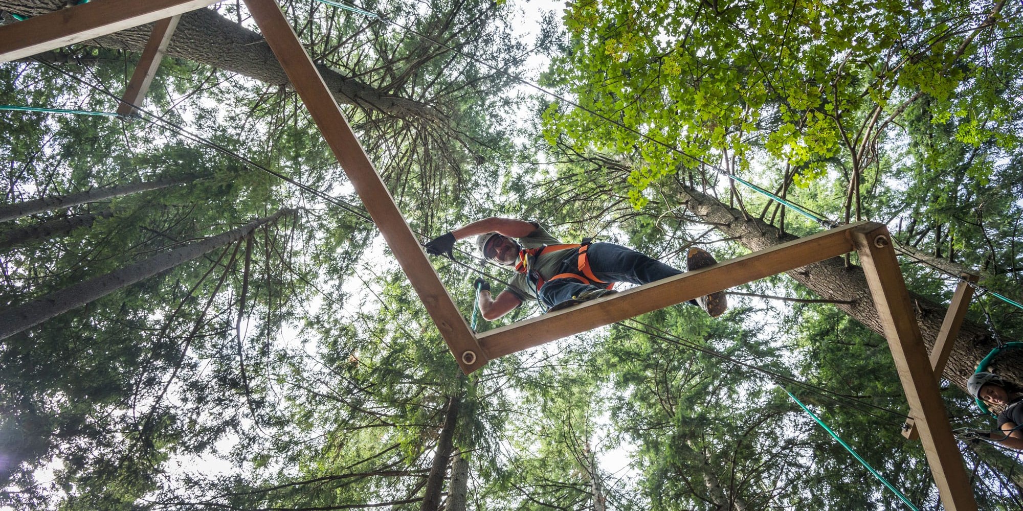 Percorso avventuroso tra gli alberi in Lombardia