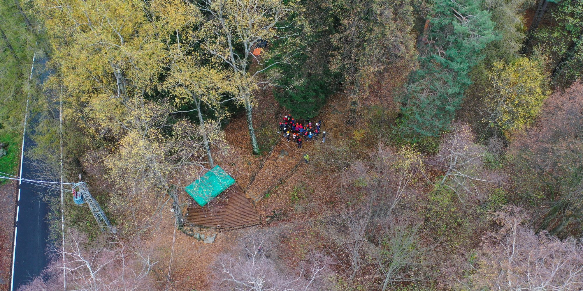 Il parco avventura di Civenna è immerso in un bosco tra i monti della Lombardia